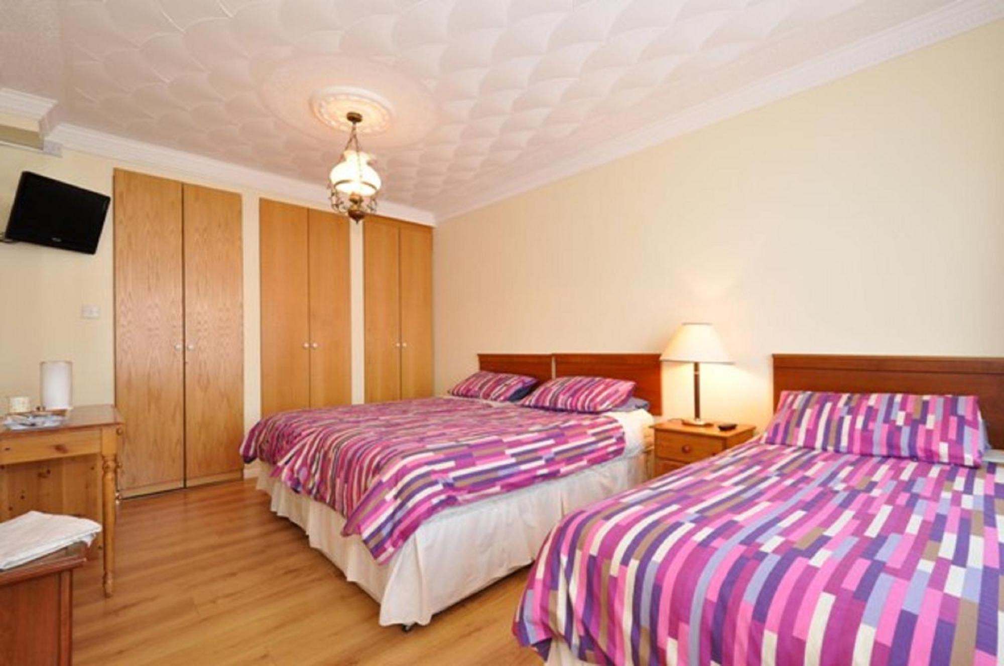 Lynfield Guest House Γκάλγουεϊ Εξωτερικό φωτογραφία